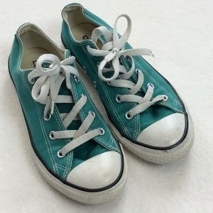 Converse size 3